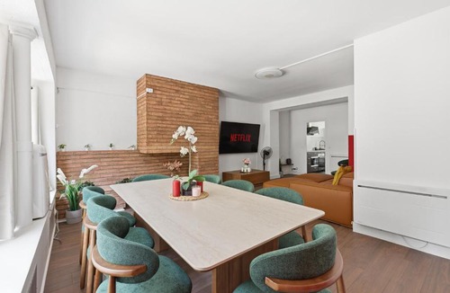 Les Halles Apartment | Grand 4BR Paris Flat Near the Louvre with Netflix
