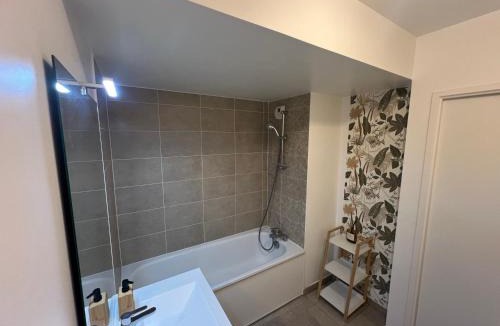 Villemomble Apartment | Grand appartement lumineux avec terrasse 3 chambres proche Paris