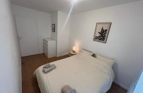Villemomble Apartment | Grand appartement lumineux avec terrasse 3 chambres proche Paris