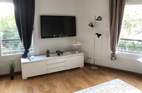 Rosny-sous-Bois Apartment | Grand Studio Moderne & Cosy - Near Paris - CDG Airport - Disney/Parc Asterix