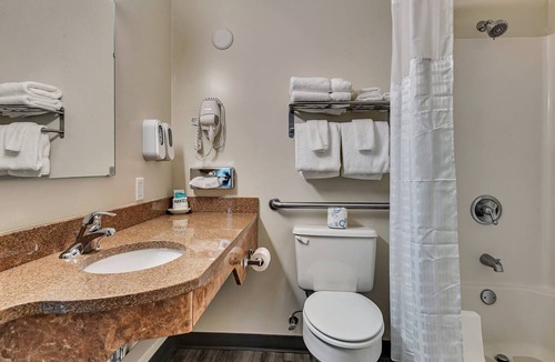 Spicer Hotel | Grandstay Hotel and Suites