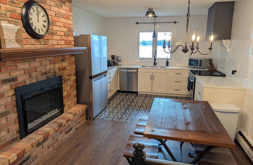 Annandale House | Granite Lake Getaway - 4 BR Sleeps 8-10