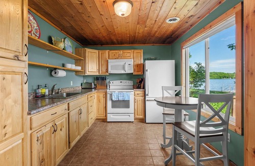 Annandale Cabin | Granite Lake Retreat w/Private Dock
