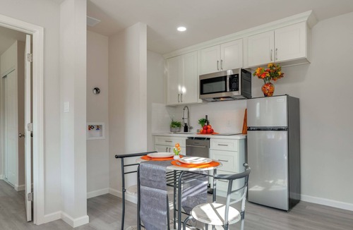 Manteca Apartment | Great for Digital Nomads! Convenient Manteca Apt
