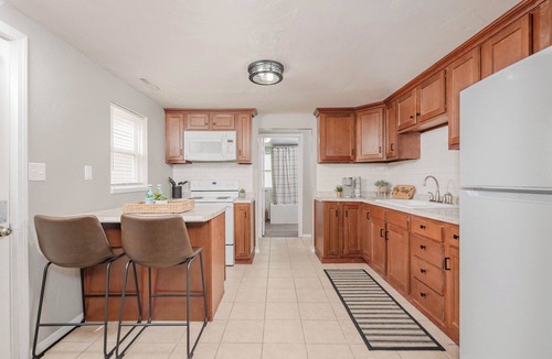 Little Chute House | Great for PACKER GAMES! 10 minutes to downtown Appleton! Dog friendly!