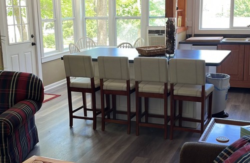 Fish Creek Cottage | Great location 2 minutes Walking to downtown and to the lake