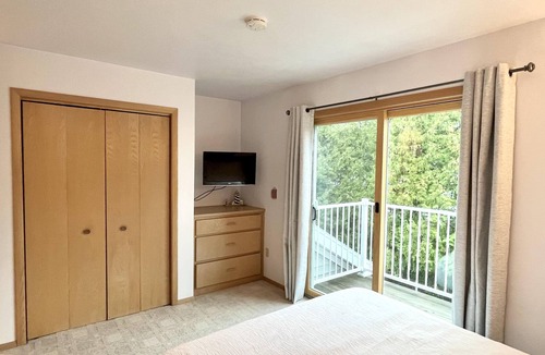 Fish Creek Condo | Great Location @ Hilltop Retreat in Fish Creek!
