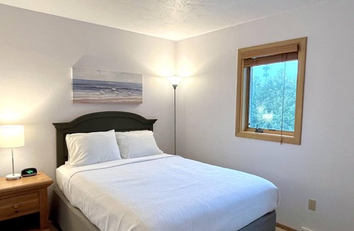 Fish Creek Condo | Great Location @ Hilltop Retreat in Fish Creek!