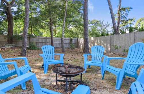 Brewster House | Great Location in Brewster!