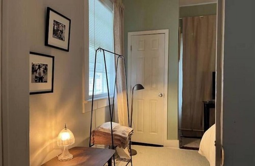Westwego Apartment | Green Bayou Private Room