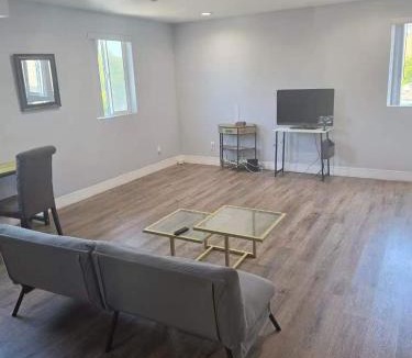 Downtown Los Angeles House | Green HomeStay