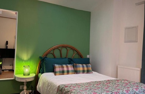 Bois-Colombes Apartment | GREEN&PURPLE STUDIO 24-24 Access
