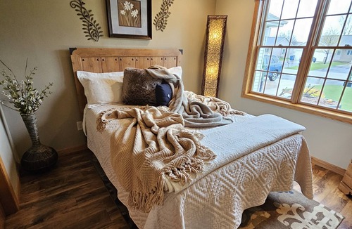 Butte Des Morts House | GREENVILLE, WI - 3 BR, 2 Full Bath -- Great for Hosting
