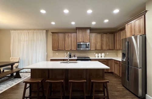 Gresham House | Gresham pine