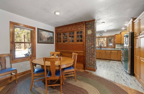 Keystone House | Grizzly Bear Creek- Mt Rushmore Views- w/Hot tub