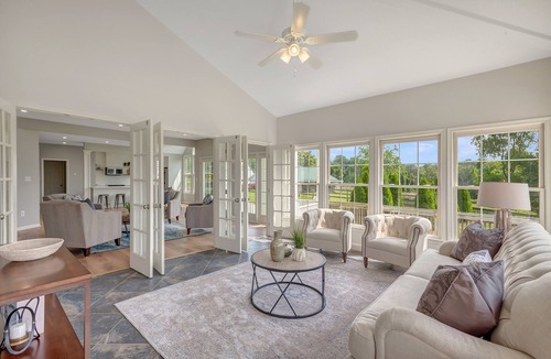 Blue Ridge House | Gruner Bungalow at Tranquility Farm & Winery