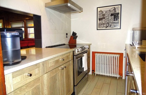 Northborough Cabin | Guest Cabin on Quiet Estate 60km to Gillette