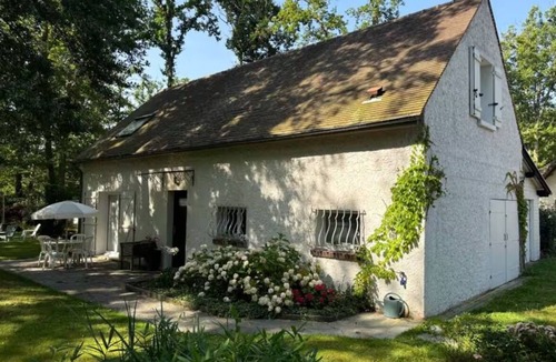 Lamorlaye House | Guest house in Le Lys-Chantilly - Near Paris CDG, Disneyland and Parc Astérix