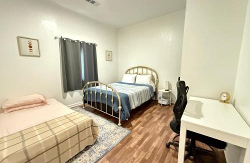 Dinuba House | GUEST RANCH HOUSE w POOL access near NATL PARKS