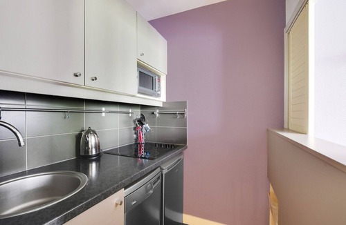 Faubourg de l'Arche Apartment | GuestReady - modern flat near La Défense