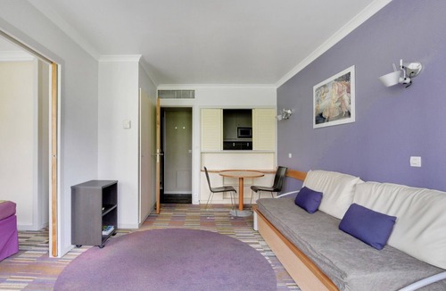 Faubourg de l'Arche Apartment | GuestReady - modern flat near La Défense