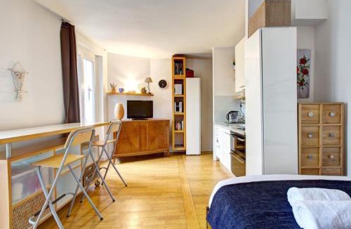 Epinettes Apartment | GuestReady - Rustic Studio in the 17th District