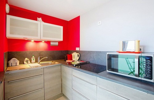 Romainville Apartment | GuestReady - Spacious flat for 2 with a balcony