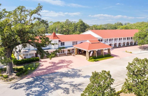 Gulf Hills Hotel | Gulf Hills Hotel & Retreat on the Water