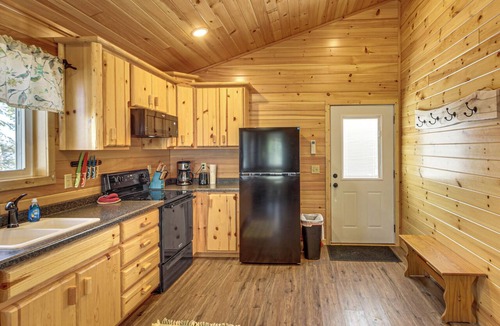 Puposky Cabin | Gull Lake Escape: Cabin w/Access to Dock, Beach