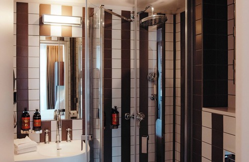 15th Arrondissement Hotel | Hôtel Eiffel Blomet