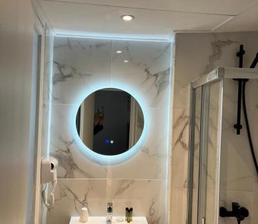 Quartier de Rochechouart Hotel | Hôtel Lebron