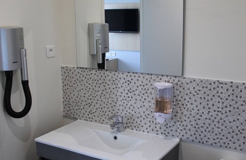 Goussainville Hotel | Hôtel Saglam