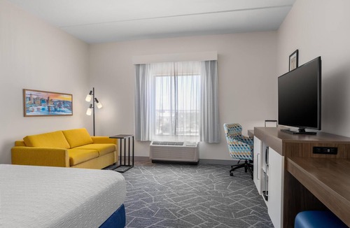 Baltimore Hotel | Hampton Inn Baltimore Bayview Campus