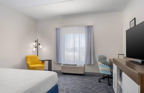 Baltimore Hotel | Hampton Inn Baltimore Bayview Campus