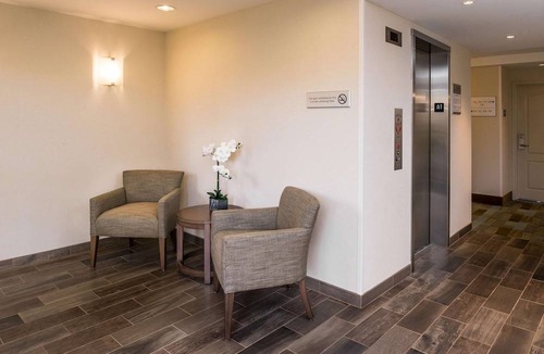 Hollywood Hotel | Hampton Inn Channel Islands Harbor
