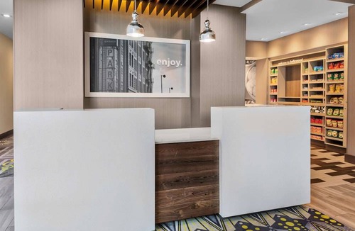 Hollywood Hotel | Hampton Inn & Suites Los Angeles/Hollywood