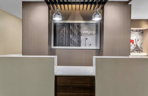 Hollywood Hotel | Hampton Inn & Suites Los Angeles/Hollywood