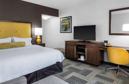 Hollywood Hotel | Hampton Inn & Suites Los Angeles/Hollywood