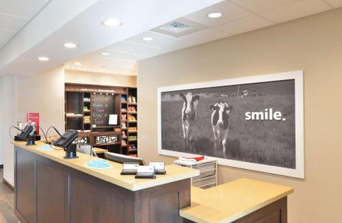 Menomonie Hotel | Hampton Inn & Suites Menomonie-UW Stout