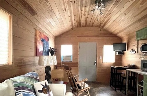 Poplarville Cottage | Happy Place