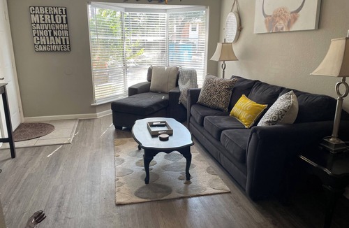 Pascagoula Apartment | Harbor Haven Beautiful Clean 2 Bedroom 2 Blocks from beach 🏝801