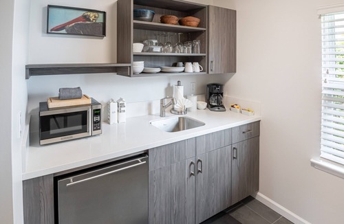 West Beach Hotel | Harbor House Inn