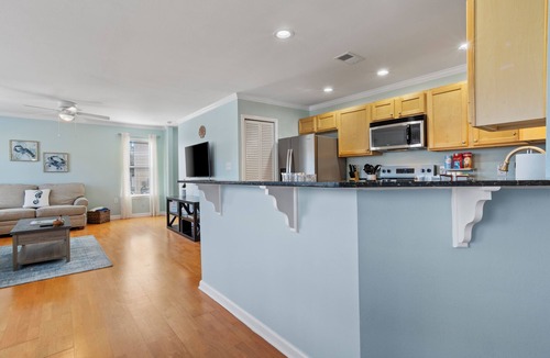 Gulf Park Estates Condo | Harbor Landing in Ocean Springs. Waterfront. Pool and Boat Slip!