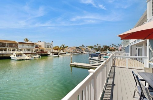 Channel Islands House | Harborside home in Oxnard with short walk to beach - bring your boat