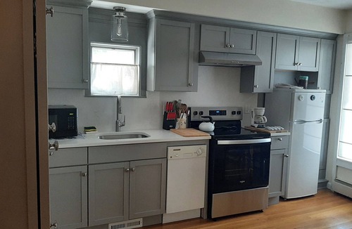 Jeffries Point Apartment | Harborside Walk to Subway