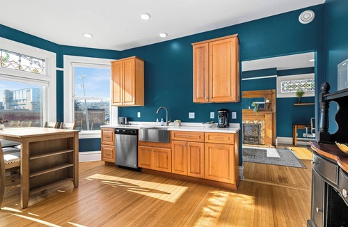 East Hillside Apartment | Harris House 3 | On Hospital Campus