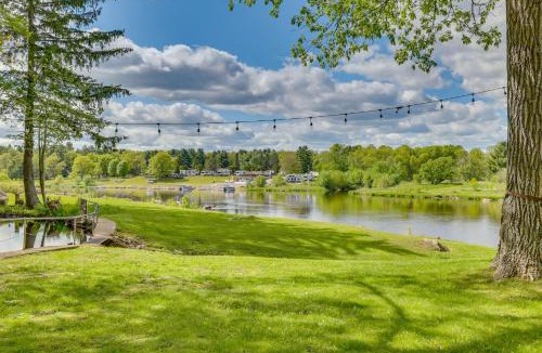 Neillsville House | Hatfield Family Home on Lake Arbutus: Boat & Hike