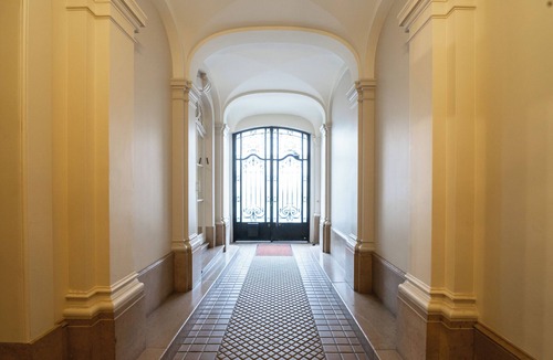 Porte d'Asnieres Apartment | Haussmann 3BR · Pereire · 135m² · A/C · sleeps 8