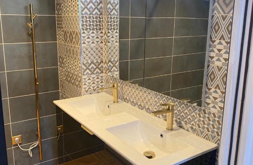 Parmain Apartment | HDG Hôtel Gare de L'Isle Adam Appart's Hotel
