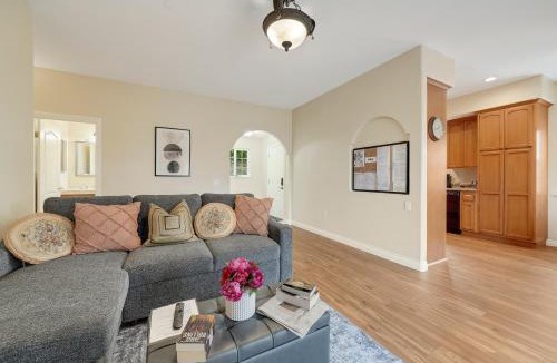Santa Rosa House | Healdsburg Wine Country Escape with Tasting Perks & Vineyard Views